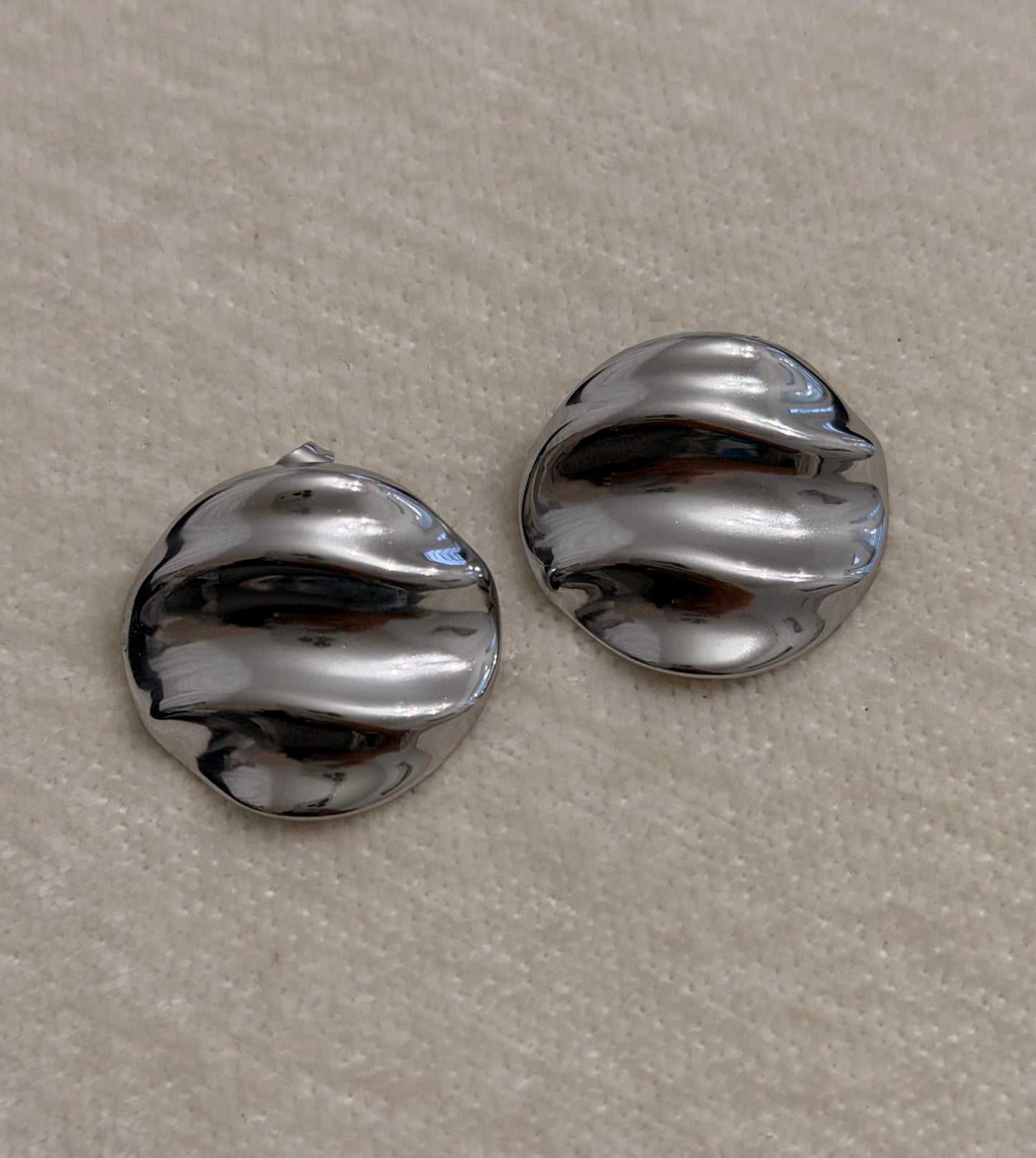 Aretes Button
