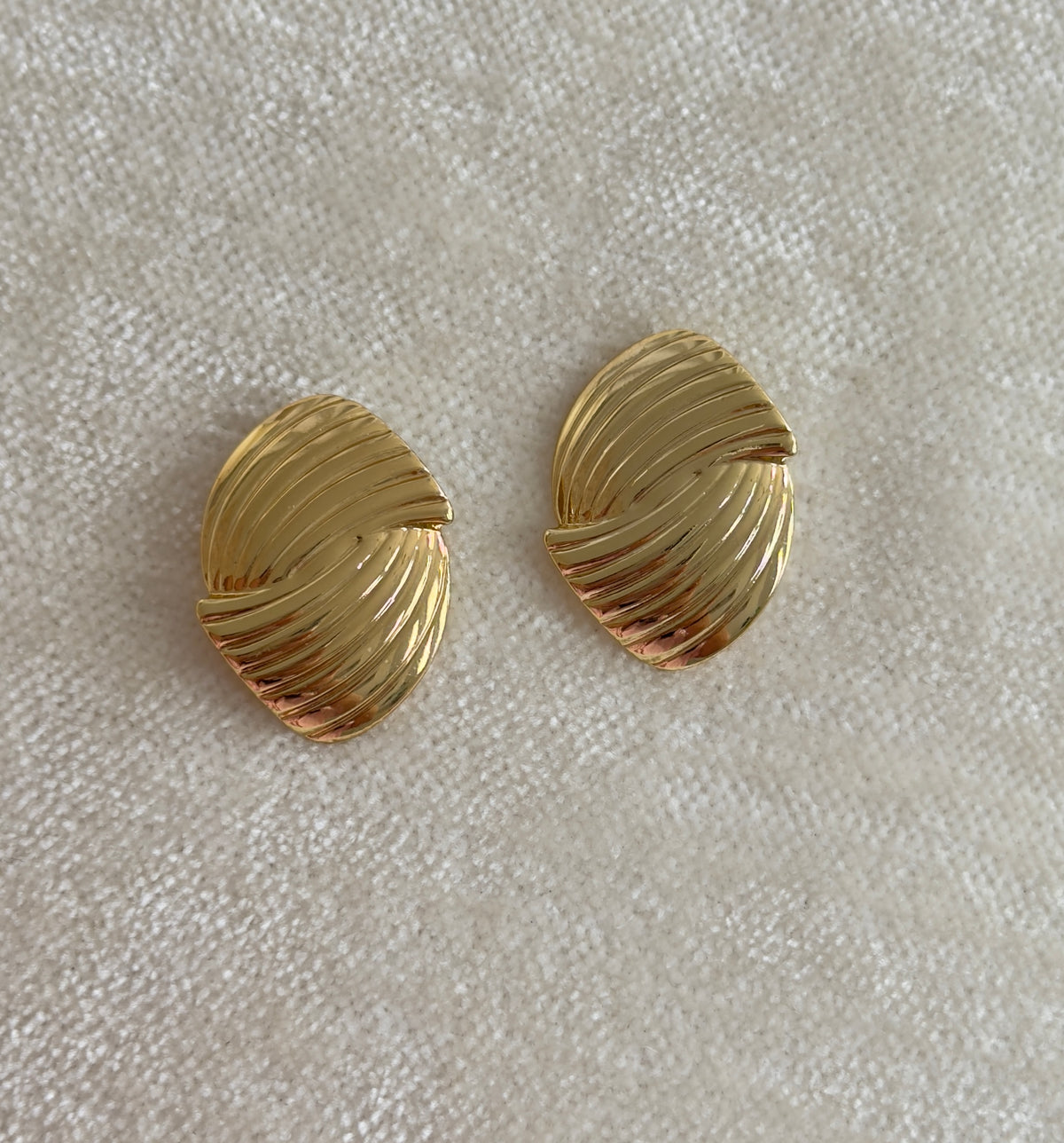 Aretes Ele