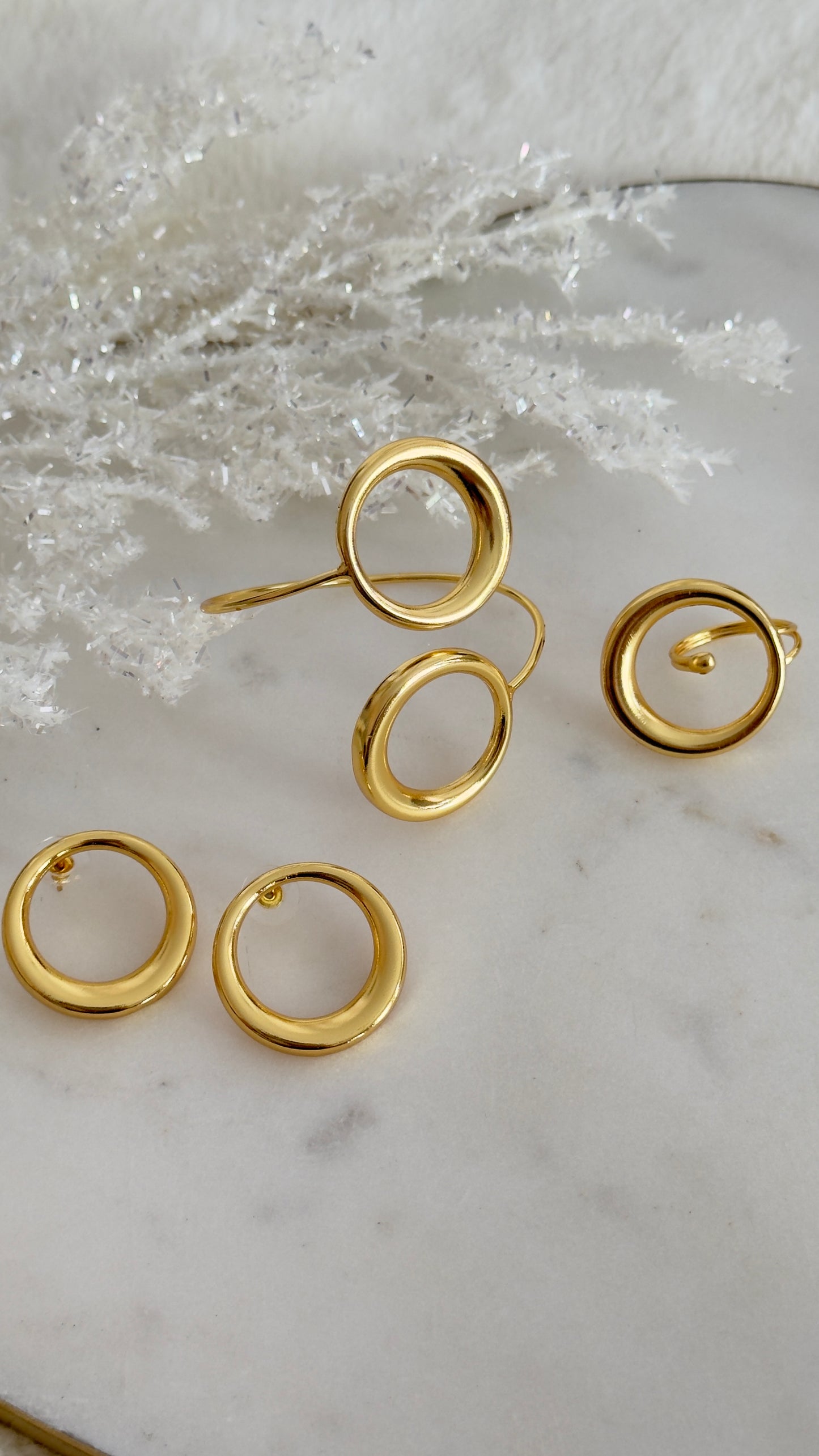 Aretes Forever