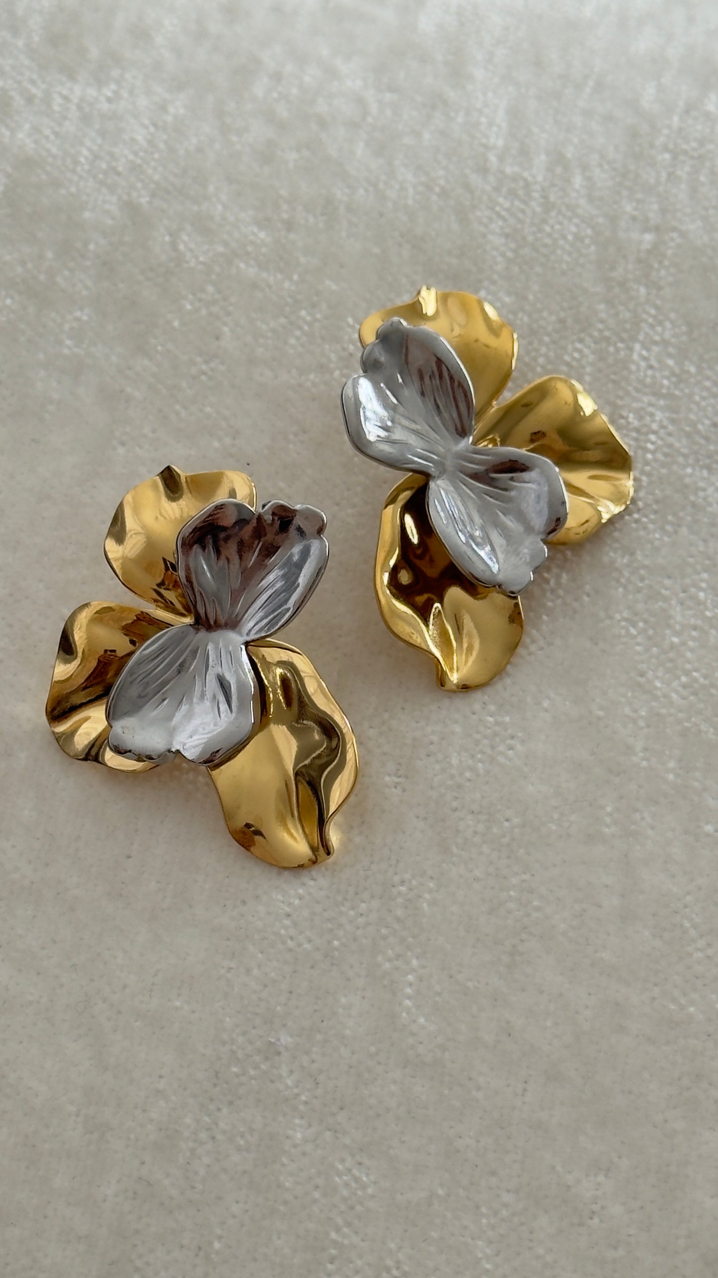 Aretes Pétalos Dos Tonos