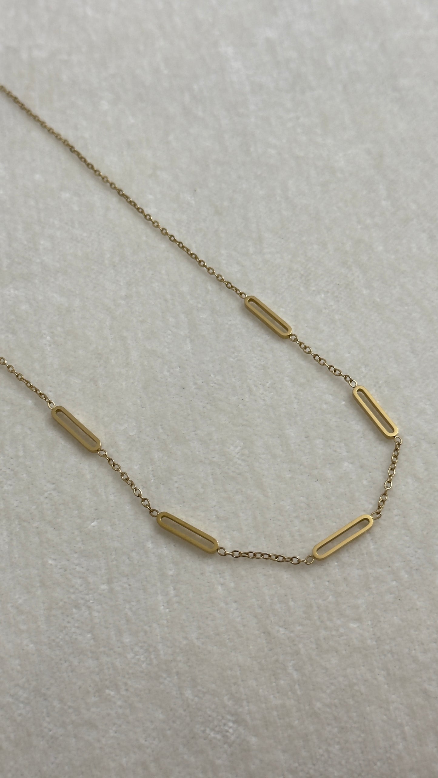 Collar Paper Clip