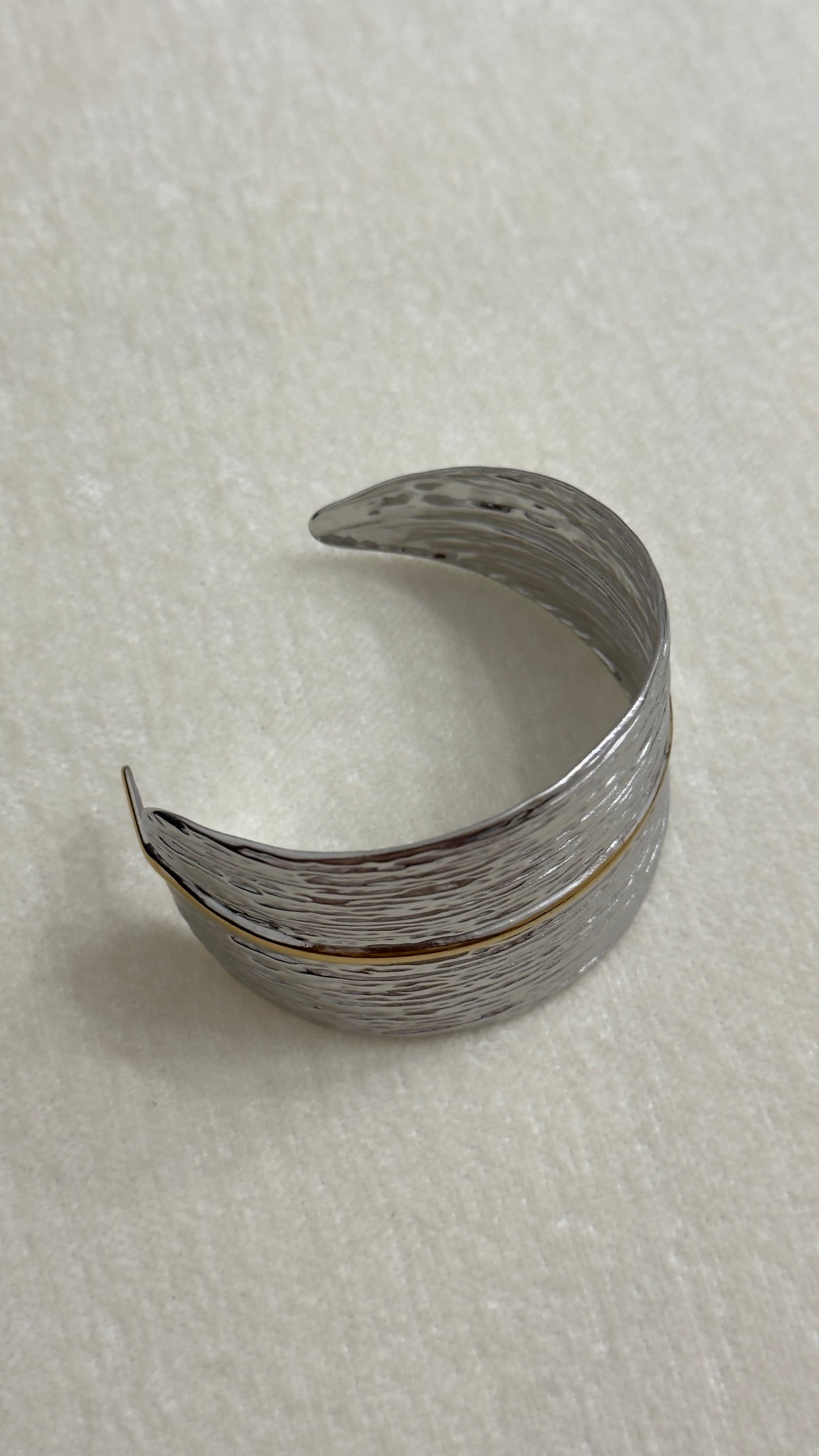 Pulsera Cuff Feather